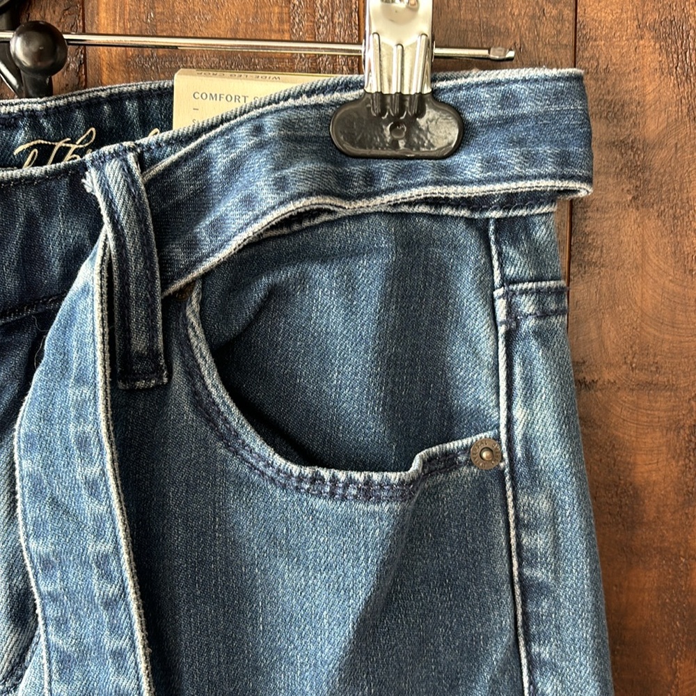 Universal Thread Jeans - Picture 2 of 4